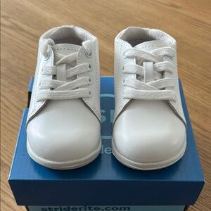 Stride Rite Kids SRT Elliot White Walking Shoes NIB